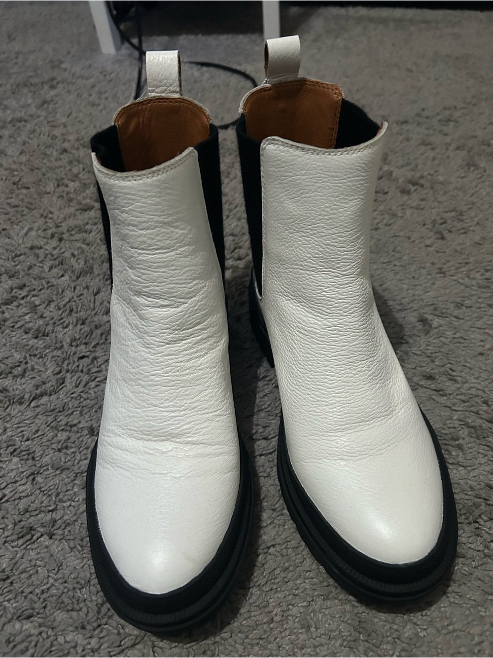 Lucky Brand White and Black Leather Chelsea Ankle Boots. Medium width